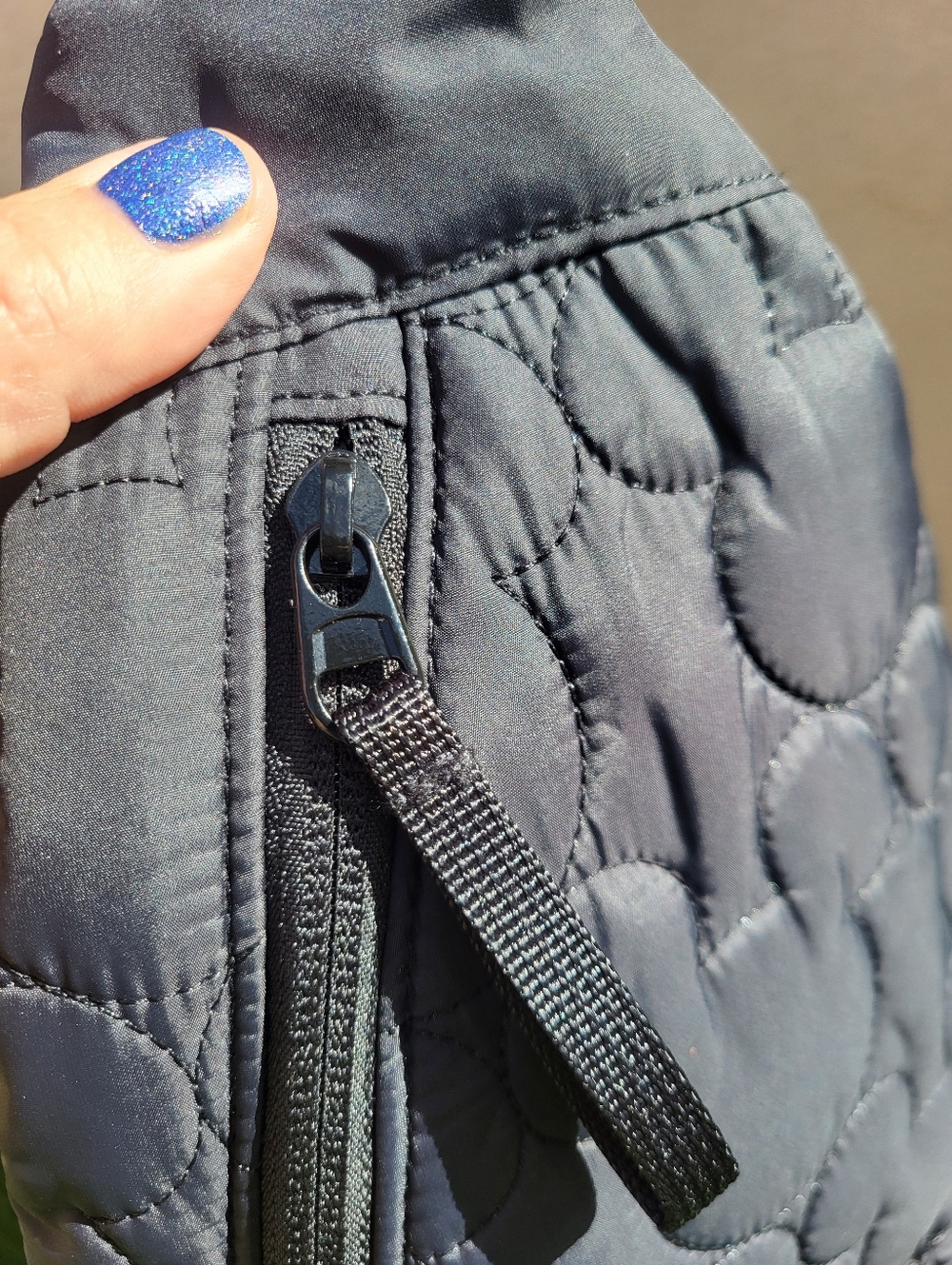 Vera Bradley Disney Black Quilted Sling Backpack with Mickey Mouse Interior. - Picture 13 of 16